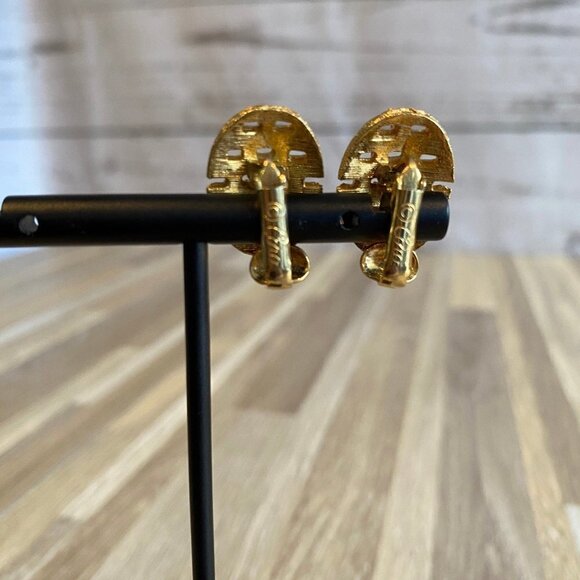 Coro Gold Woven Clip On Earrings - Picture 5 of 7